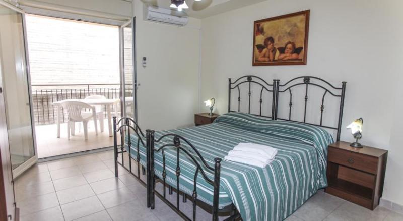 Miosotis Apartments Летояни Екстериор снимка